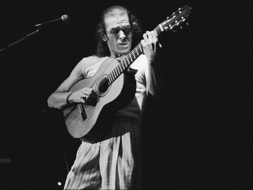 Steve Howe Playing the Guitar